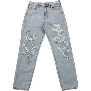 American Eagle Woman’s light blue distressed mom jeans size 6 Regular